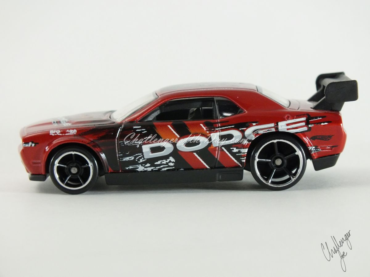 Hot wheels dodge challenger